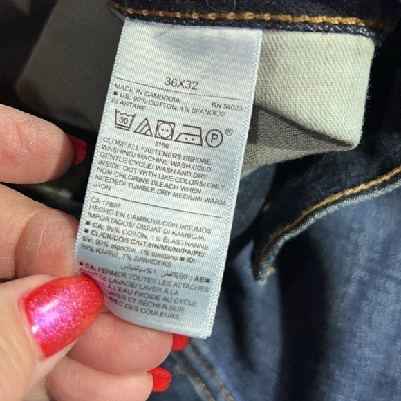 Men’s straight Old Navy built in flex jeans. Size 36 x 32. NWT. - Picture 7 of 8